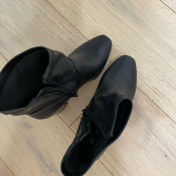 BLACK HEELED SOCK BOOTS - Picture 3 of 4